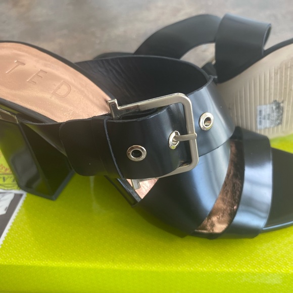 Beautiful ted baker Mule in great condition - Picture 2 of 8